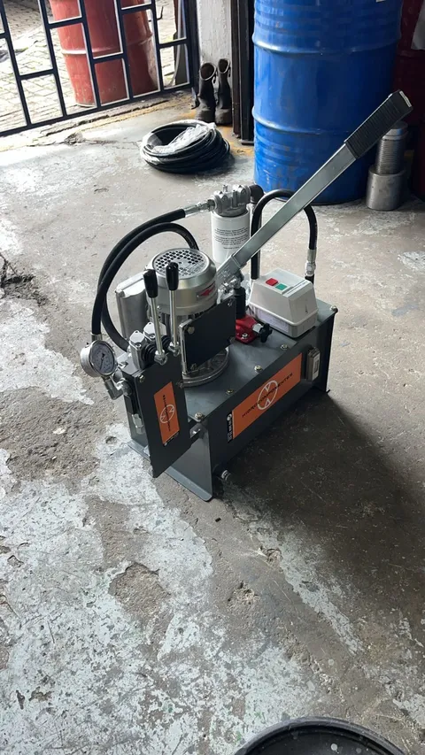 Power unit for hydraulic gates